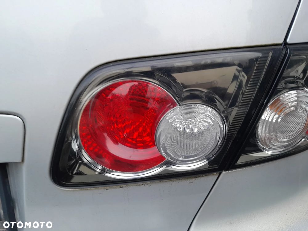 Lampa tylna prawa w klapę czarna MAZDA 6 GG 02-08r. HB Europa - 1