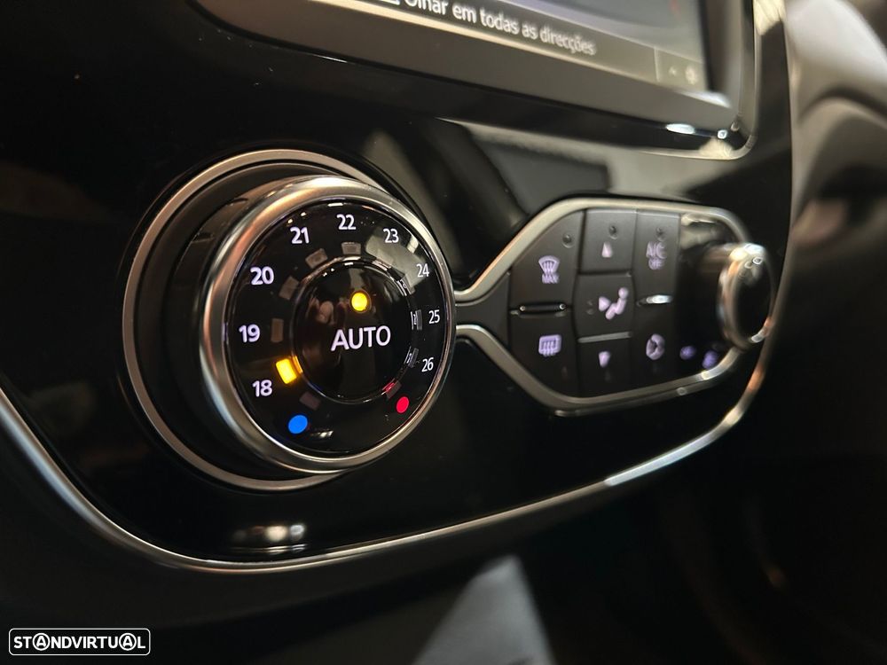 Renault Captur 1.3 TCe Exclusive - 28