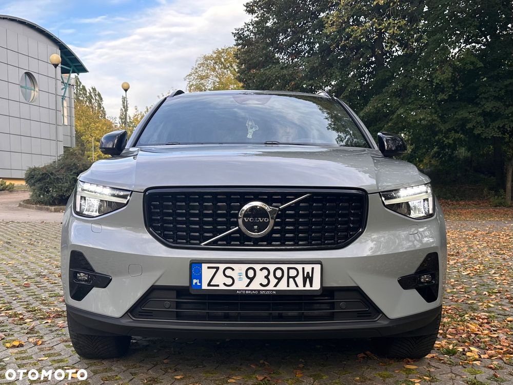 Volvo XC 40 B3 Ultimate Dark - 2