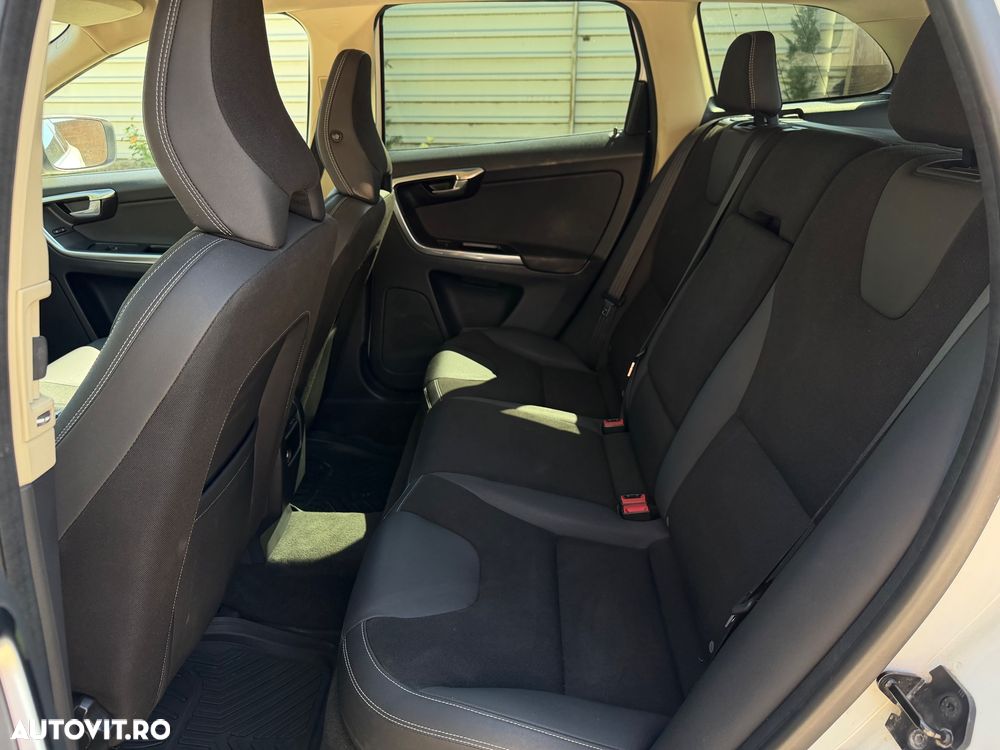 Volvo XC 60 D3 2.4D AWD AT6 Kinetic - 9
