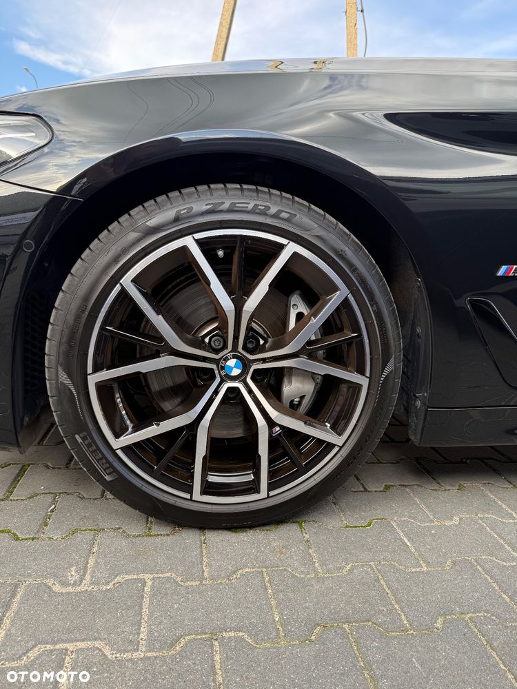 BMW Seria 5 530d xDrive Touring M Sport Edition - 9