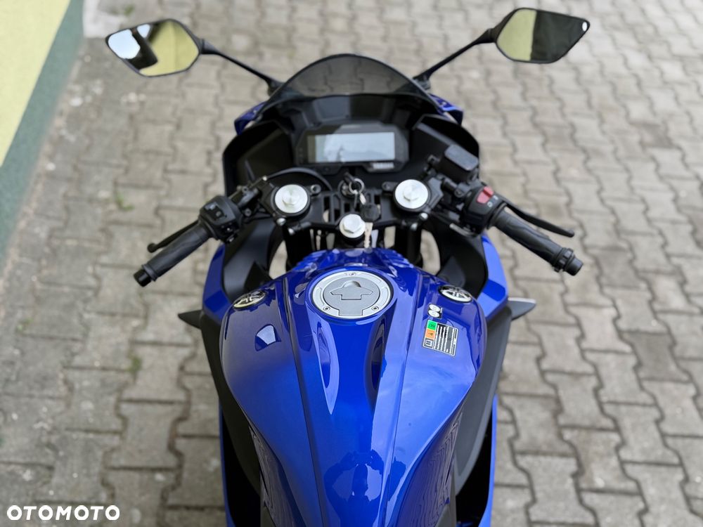 Yamaha YZF - 18
