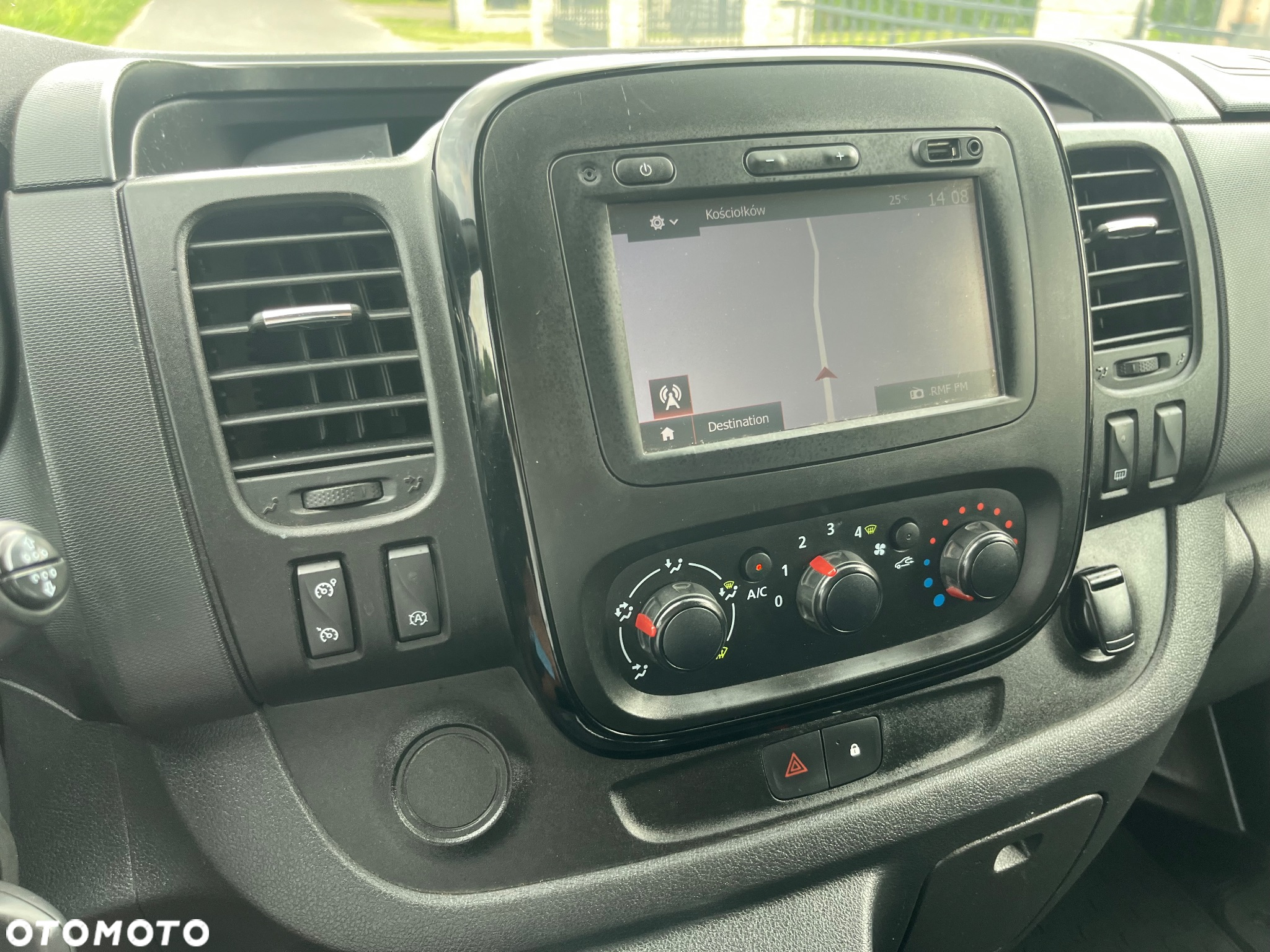 Opel Vivaro - 25