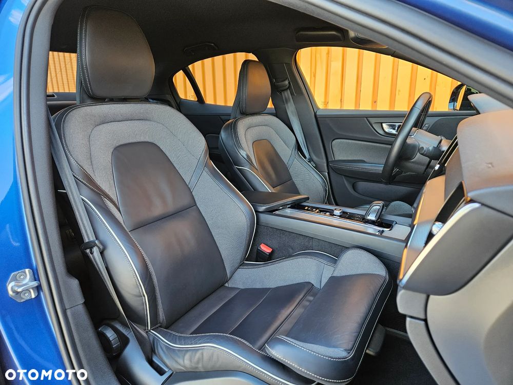 Volvo S60 B4 B R-Design - 11