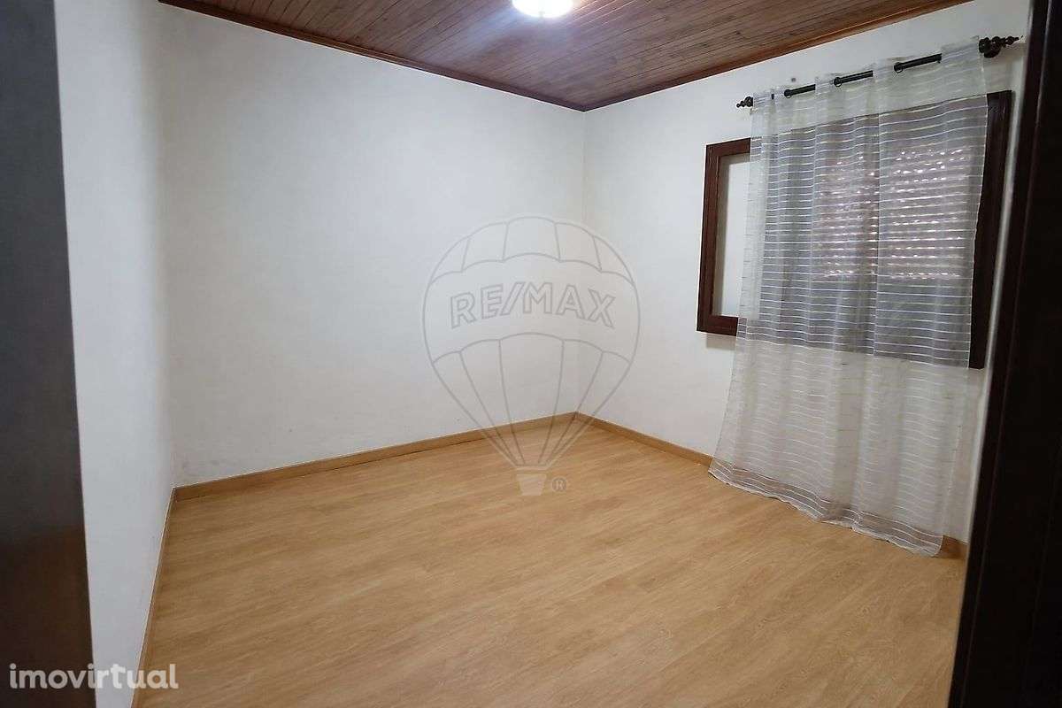 Moradia T2 para venda - Grande imagem: 2/12