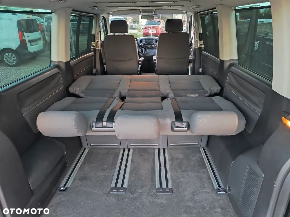 Volkswagen Multivan - 18