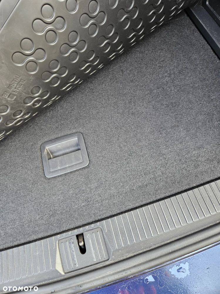 Volkswagen Passat - 4