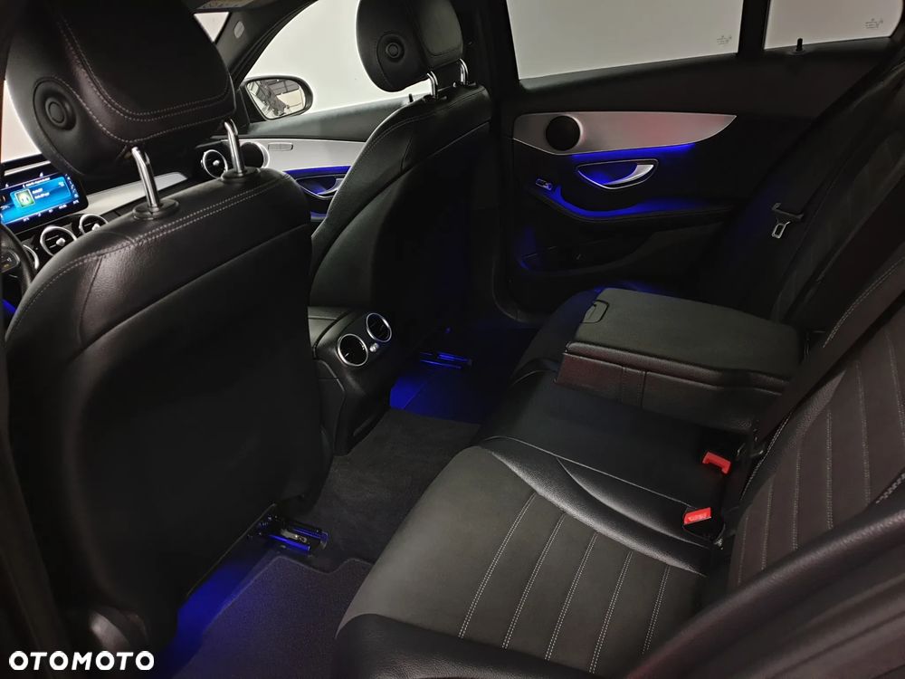 Mercedes-Benz Klasa C 220 d 9G-TRONIC - 29