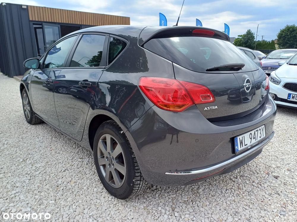 Opel Astra 1.4 T Edition 150 - 11
