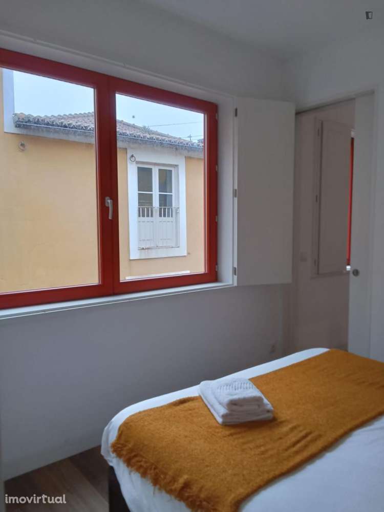 Apartamento com 1 quartos - localizado em Santa Marinha Porto - Grande imagem: 2/14