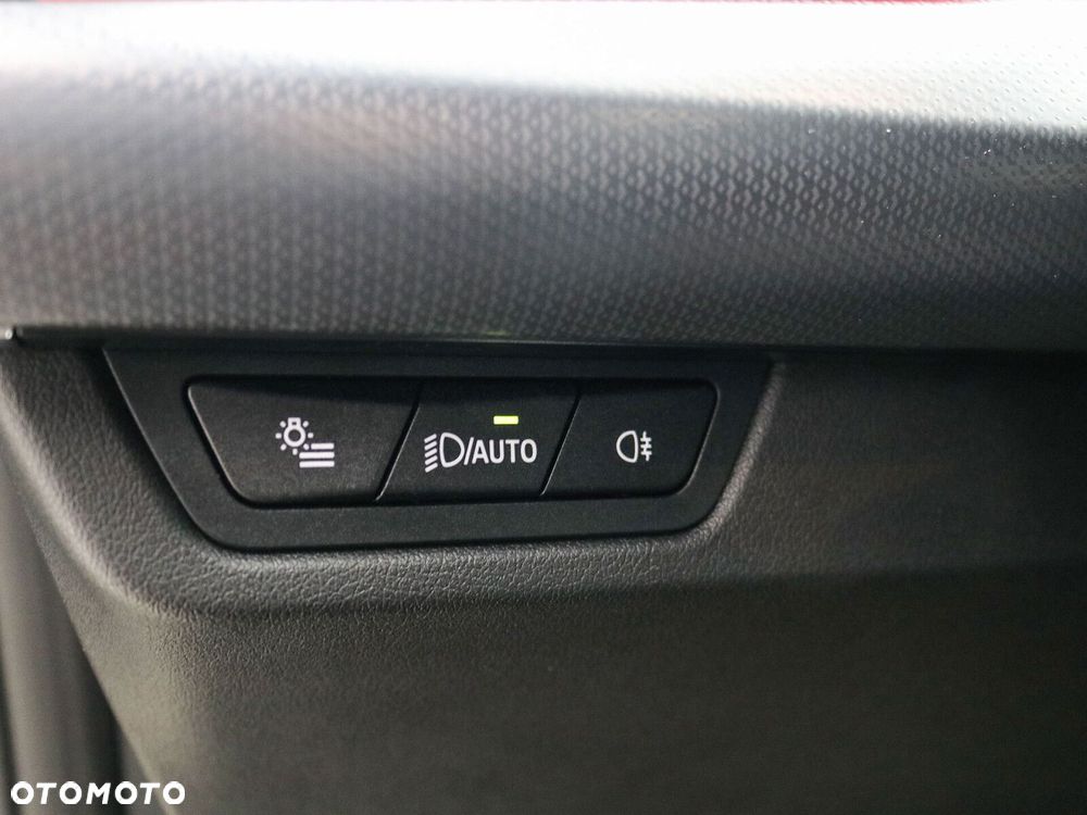 BMW X1 sDrive20i - 16