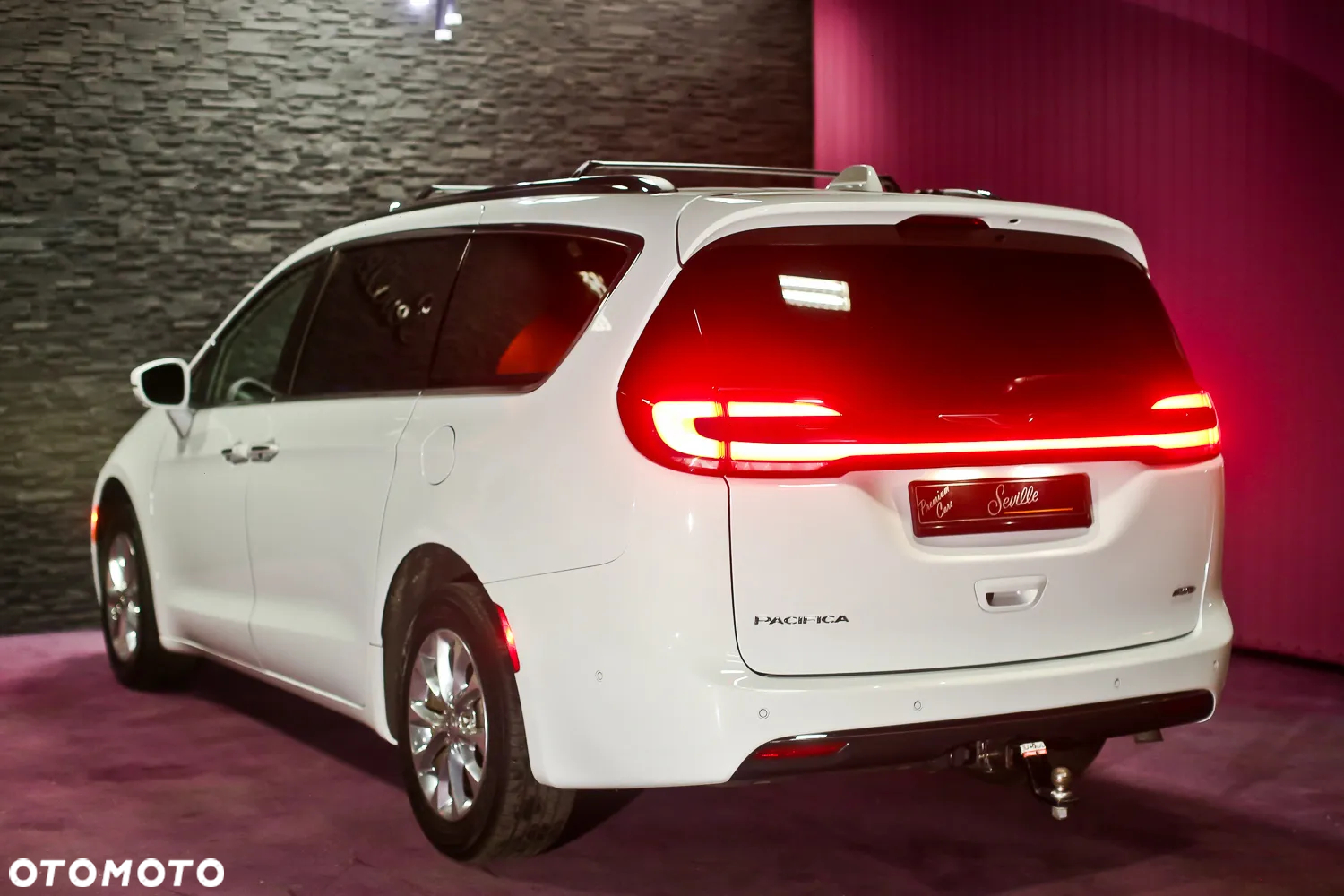 Chrysler Pacifica - 6