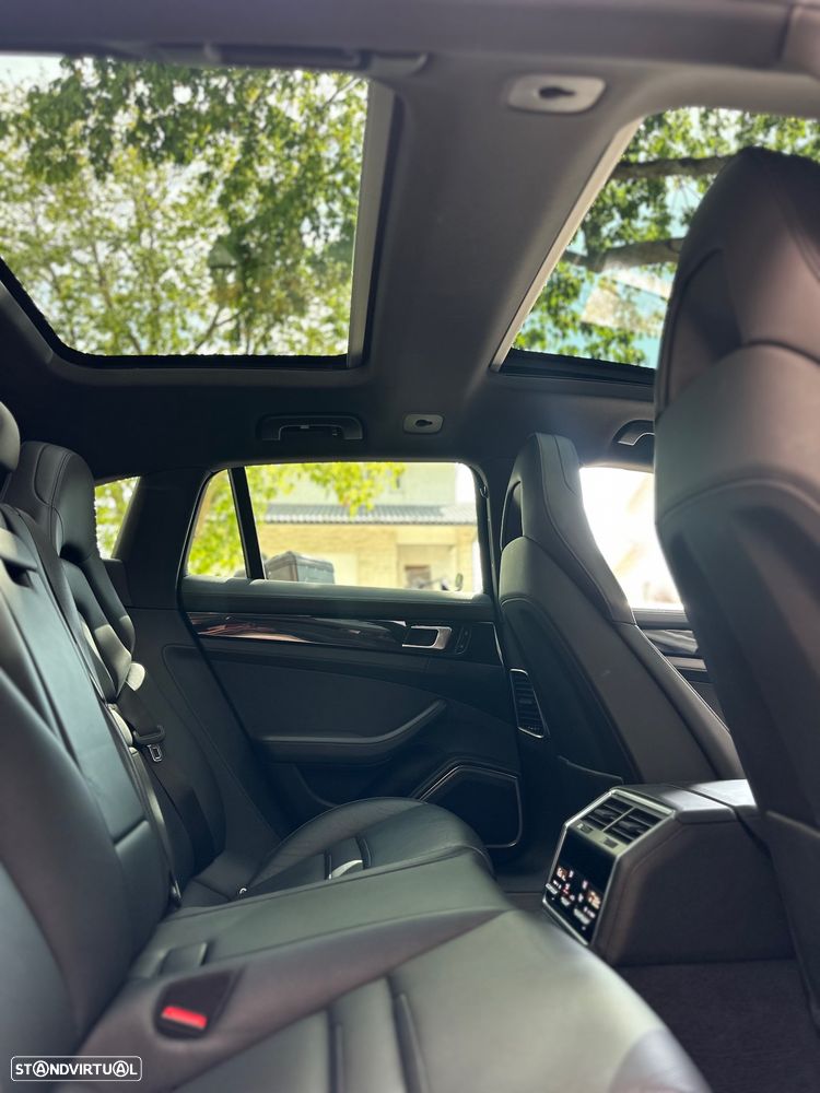 Porsche Panamera Sport Turismo 4 E-Hybrid Edition 10 Anos - 31