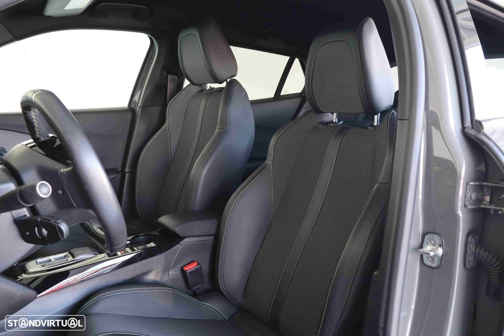 Peugeot e-2008 54 kWh GT - 17