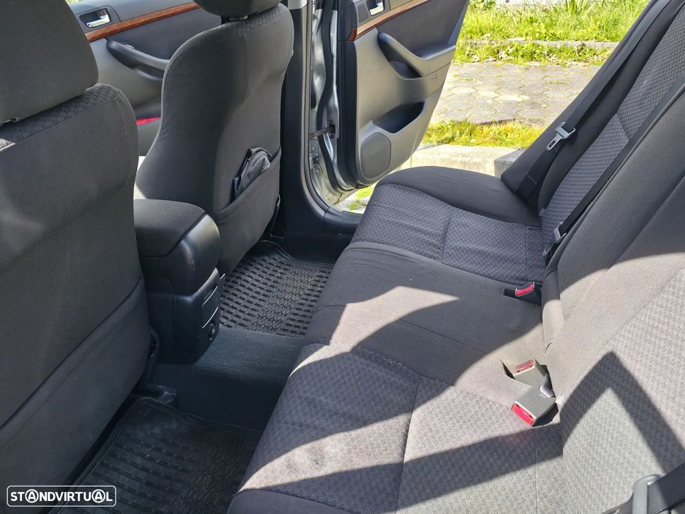Toyota Avensis SD 1.6 VVT-i - 13