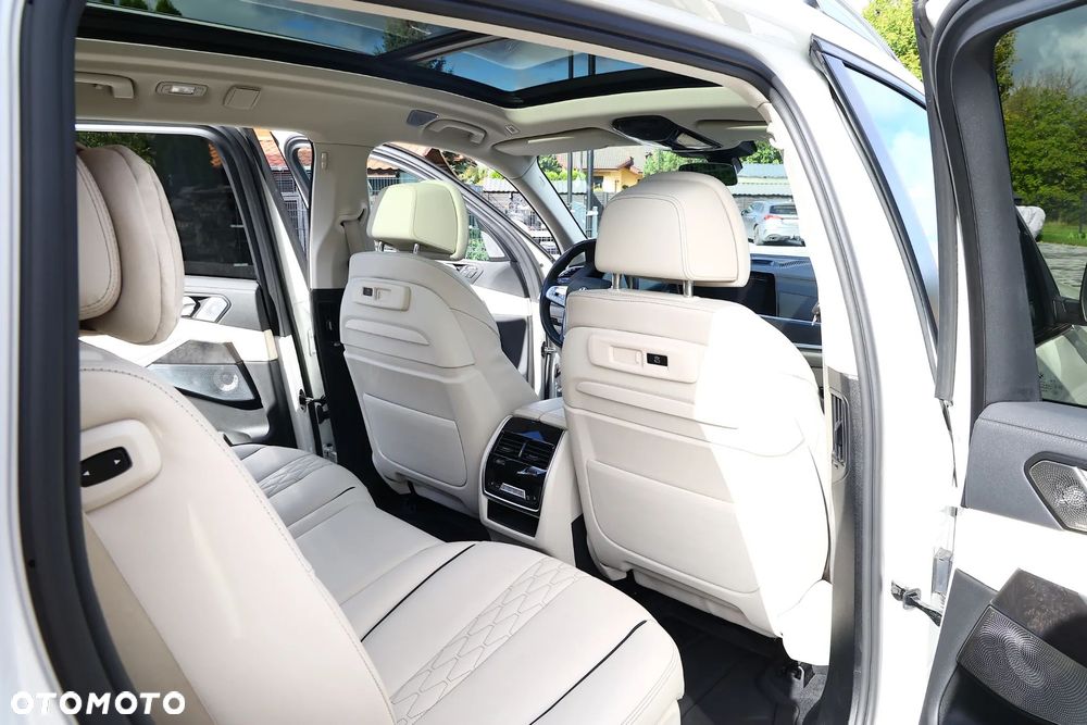 BMW X7 xDrive40d mHEV - 29