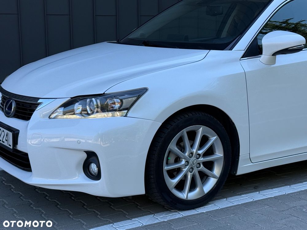 Lexus CT 200h Prestige - 17