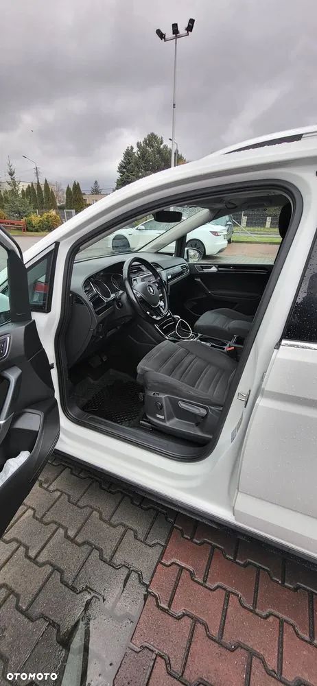 Volkswagen Touran - 14