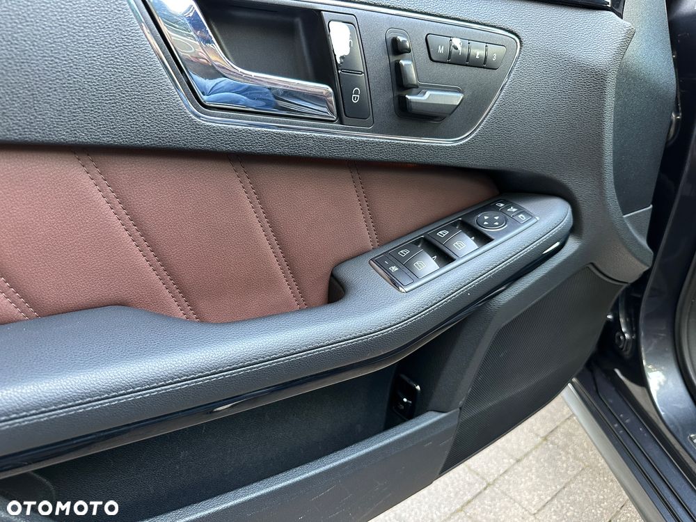 Mercedes-Benz Klasa E 350 CDI DPF BlueEFFICIENCY 7G-TRONIC Avantgarde - 31