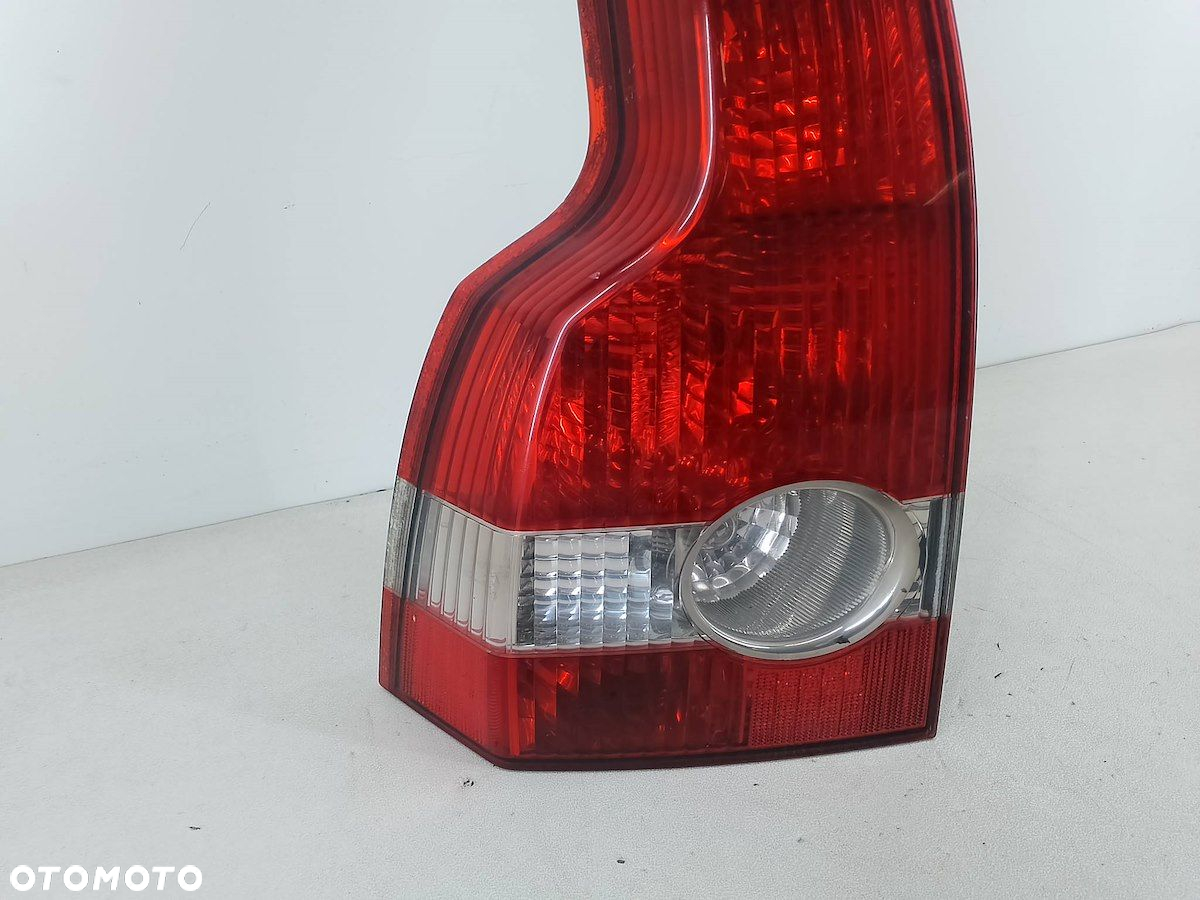 LAMPA TYLNA LEWA VOLVO V50 30678745 KOMBI - 8