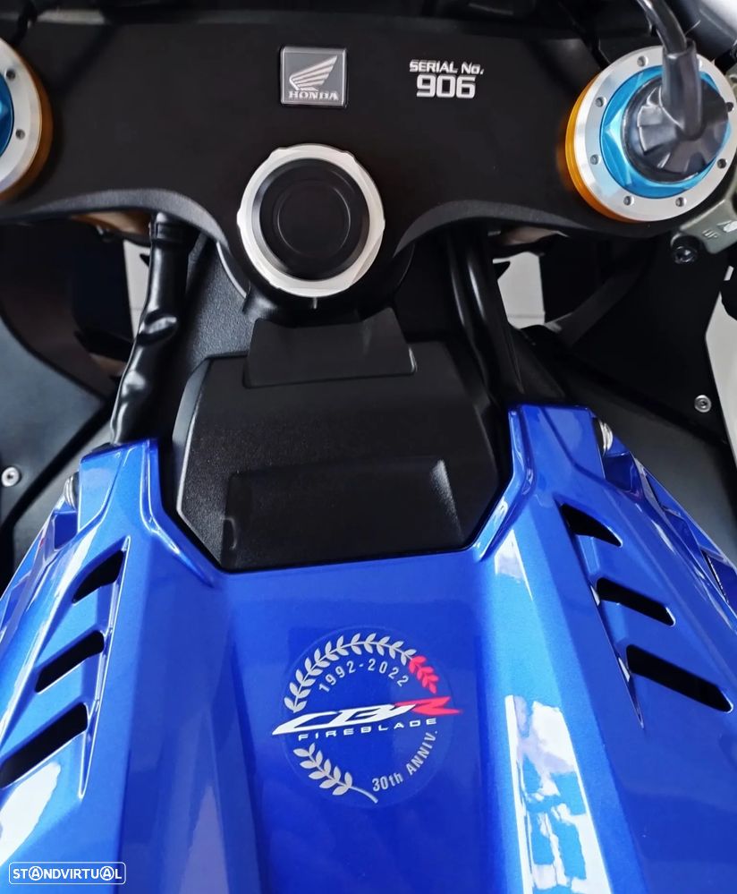 Honda CBR 1000RR-R 30TH ANNIVERSARY - 6