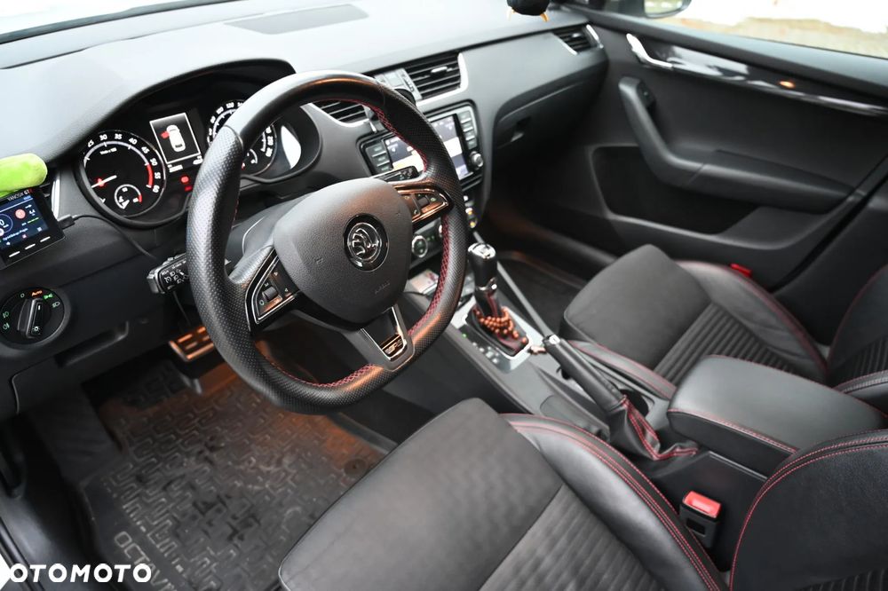 Skoda Octavia 2.0 TDI DSG RS - 11