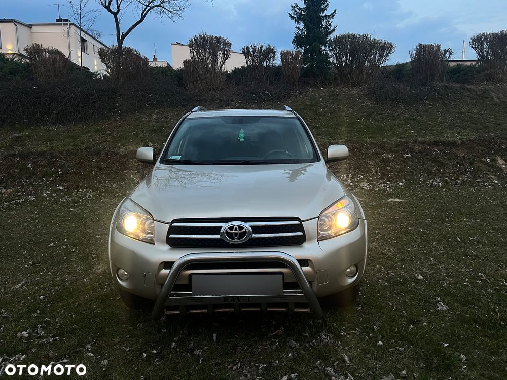 Toyota RAV4 - 3