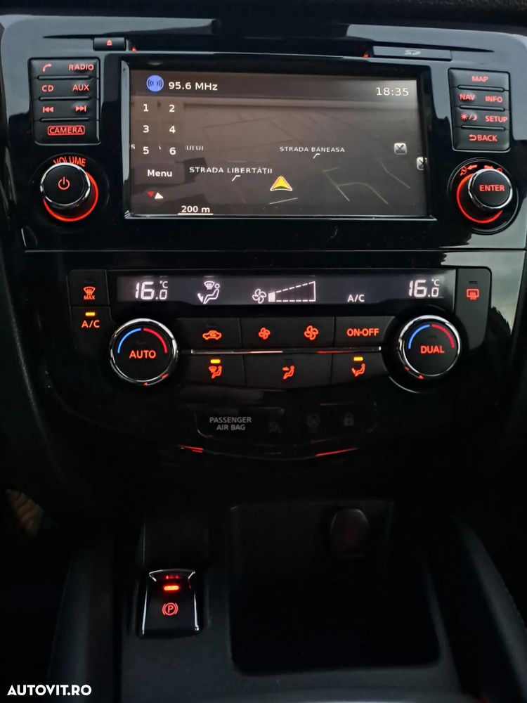 Nissan Qashqai 1.6 DCI Start/Stop N-Connecta - 8