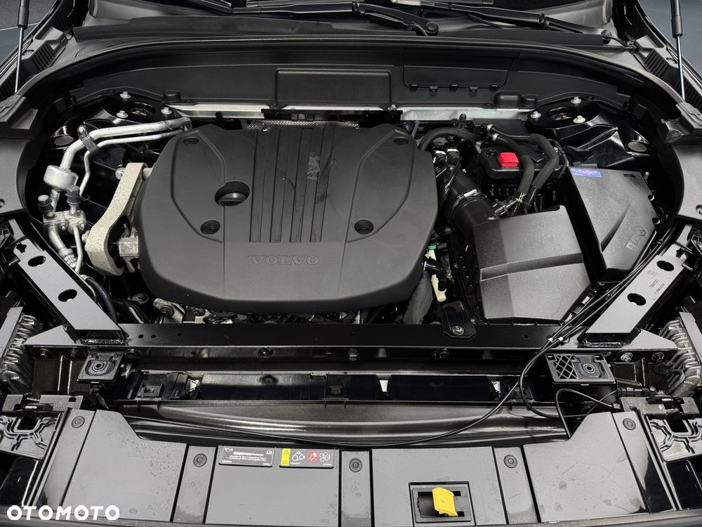 Volvo XC 60 B5 B AWD Momentum Pro - 23