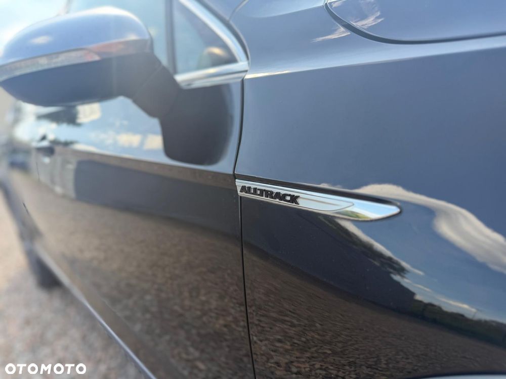 Volkswagen Passat Alltrack 2.0 TDI SCR 4Motion DSG - 33