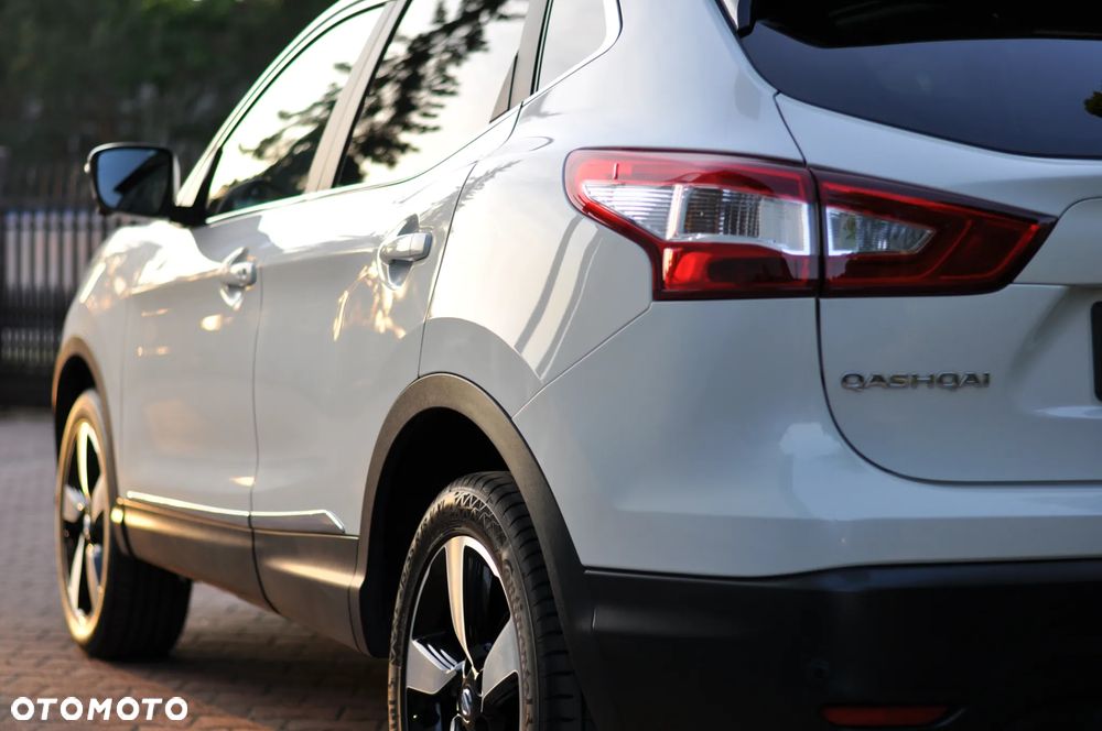 Nissan Qashqai 1.6 DIG-T N-Connecta - 23