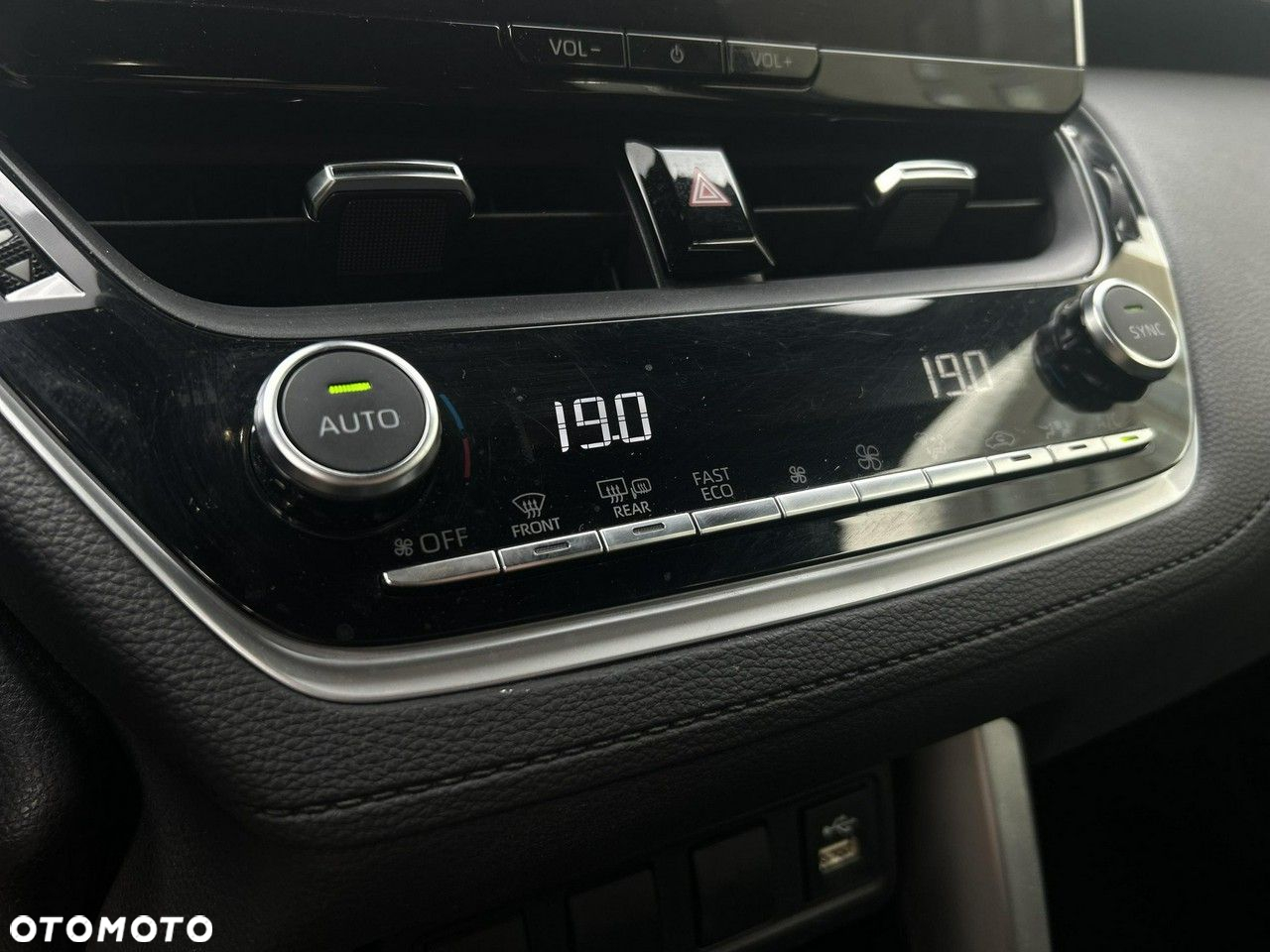 Toyota Corolla Cross - 18