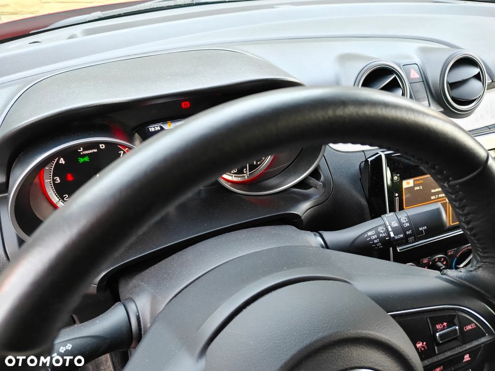Suzuki Swift 1.2 Dualjet SHVS Premium Plus CVT - 10