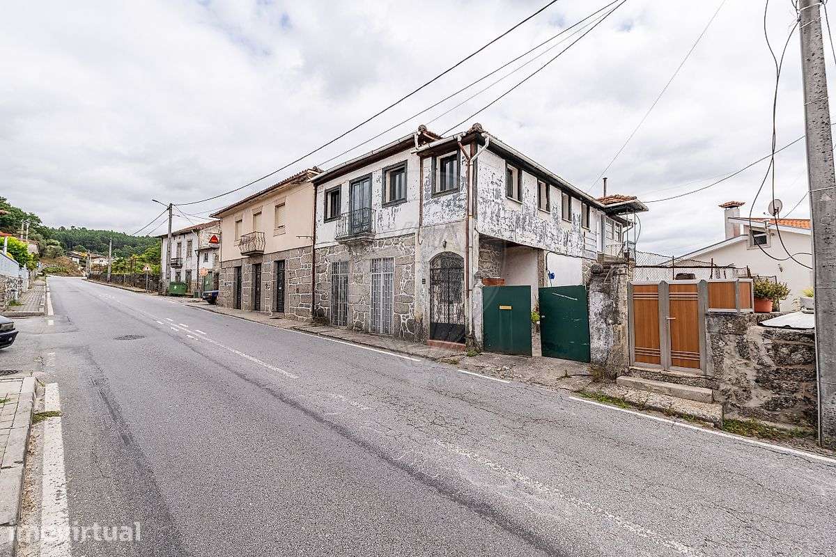 Moradia T5 para venda