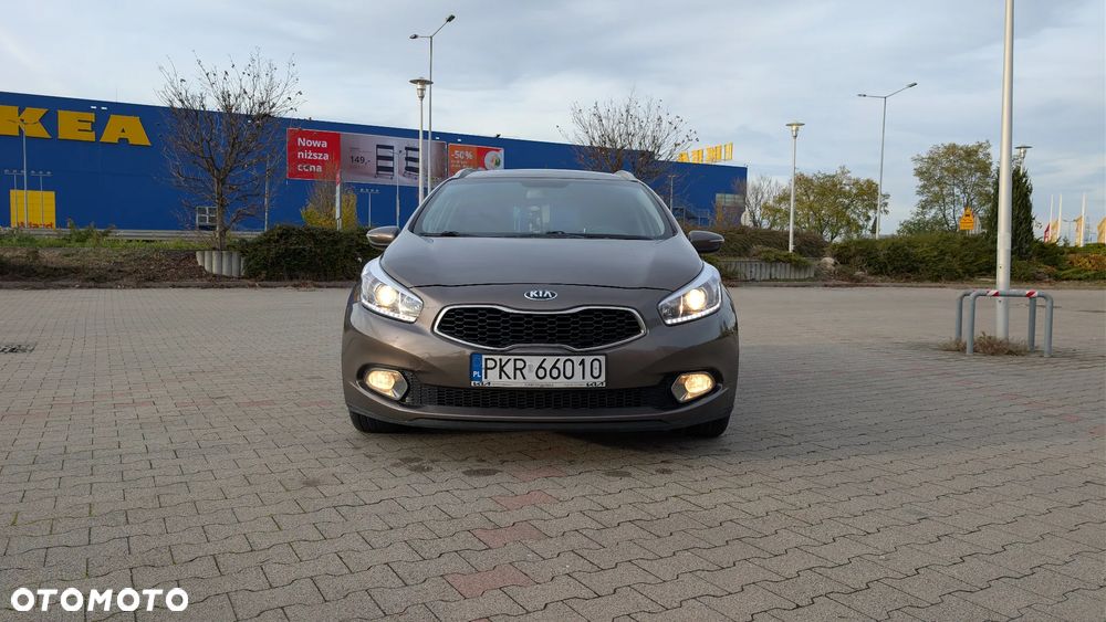 Kia Ceed - 9