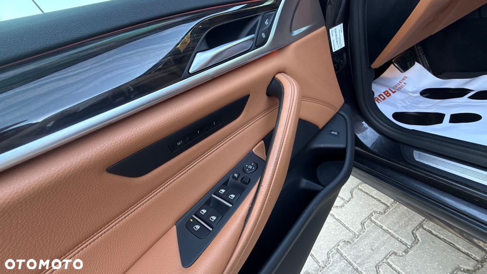 BMW Seria 5 540i xDrive M Sport sport - 22