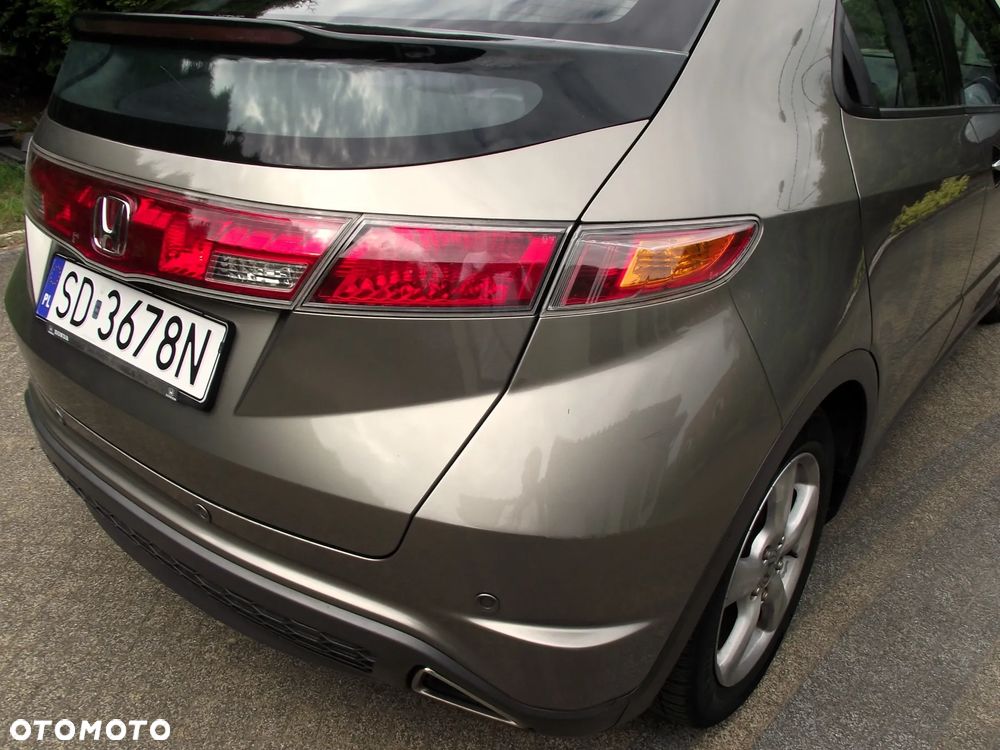 Honda Civic 1.8 Executive - 17