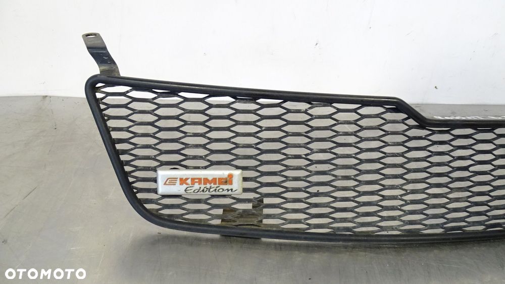 GRILL ATRAPA VOLKSWAGEN PASSAT B5 - 4