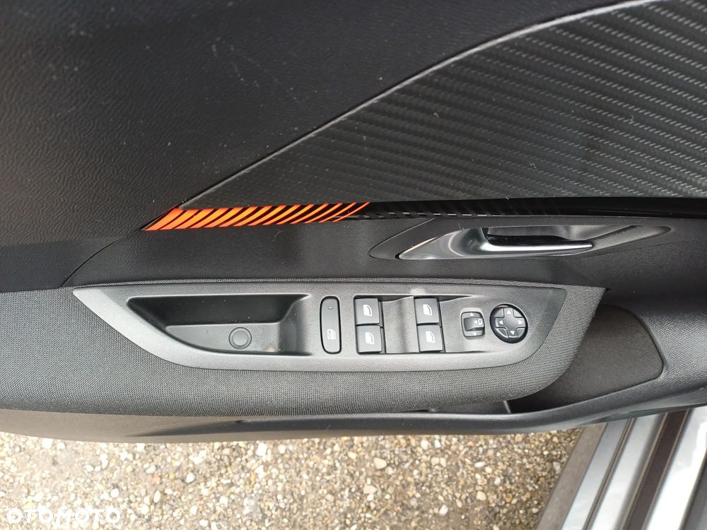 Peugeot 208 PureTech 100 Allure - 14