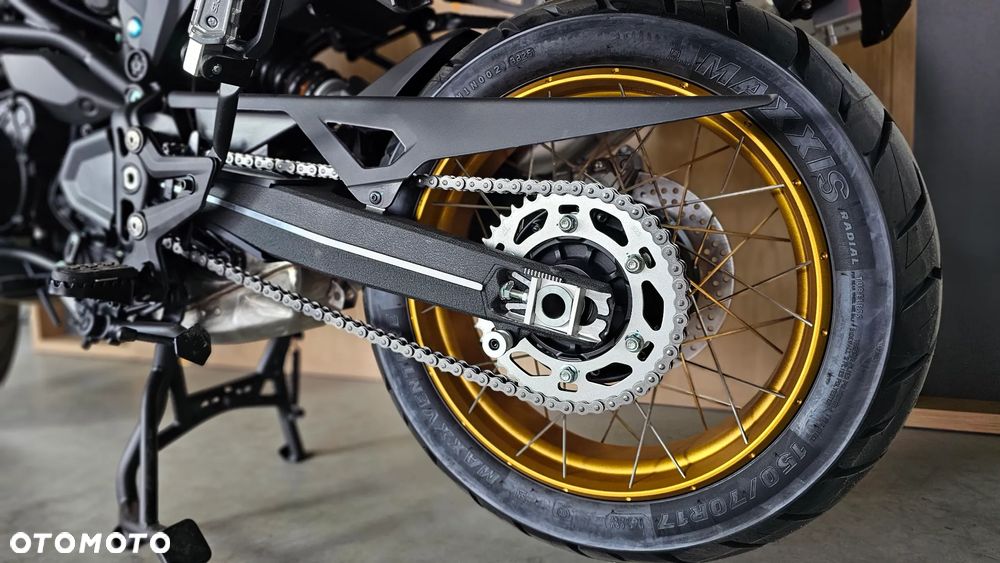 QJMOTOR SRT900SX - 24