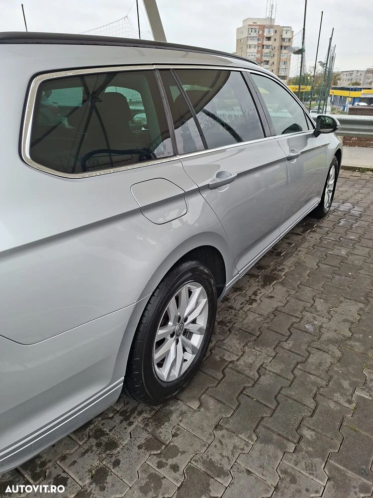 Volkswagen Passat - 11