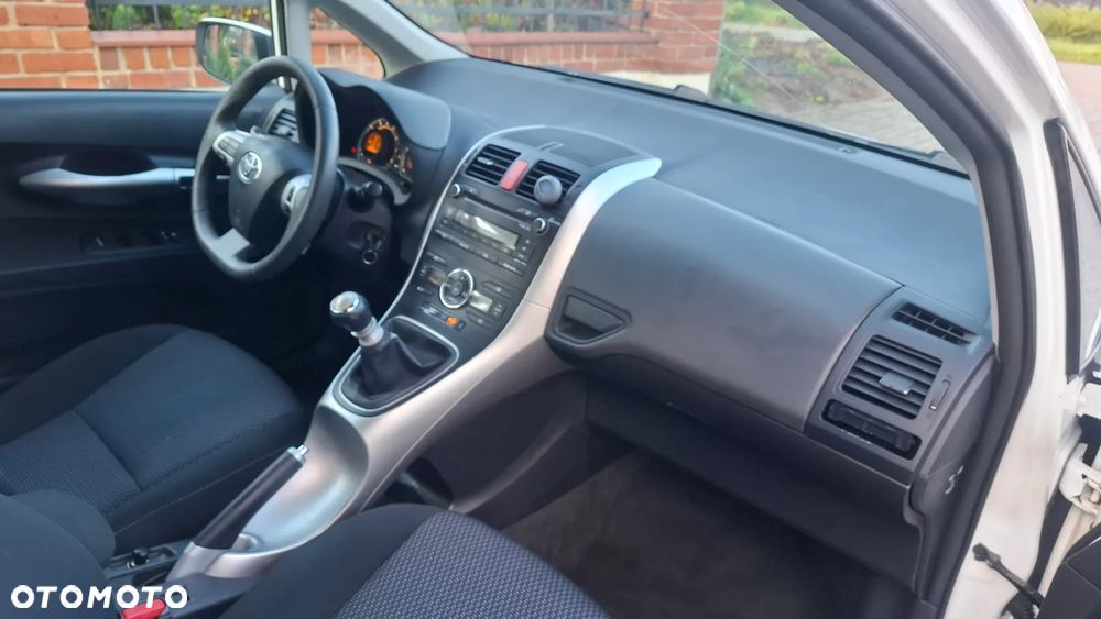 Toyota Auris 1.6 Edition - 10