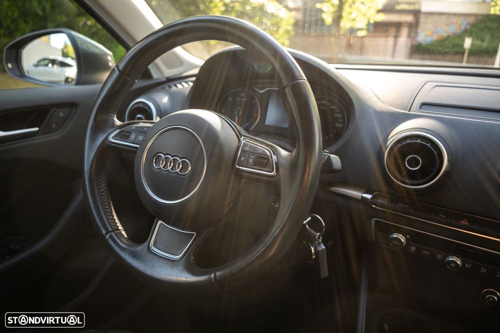 Audi A3 Sportback 2.0 TDI Advance - 14