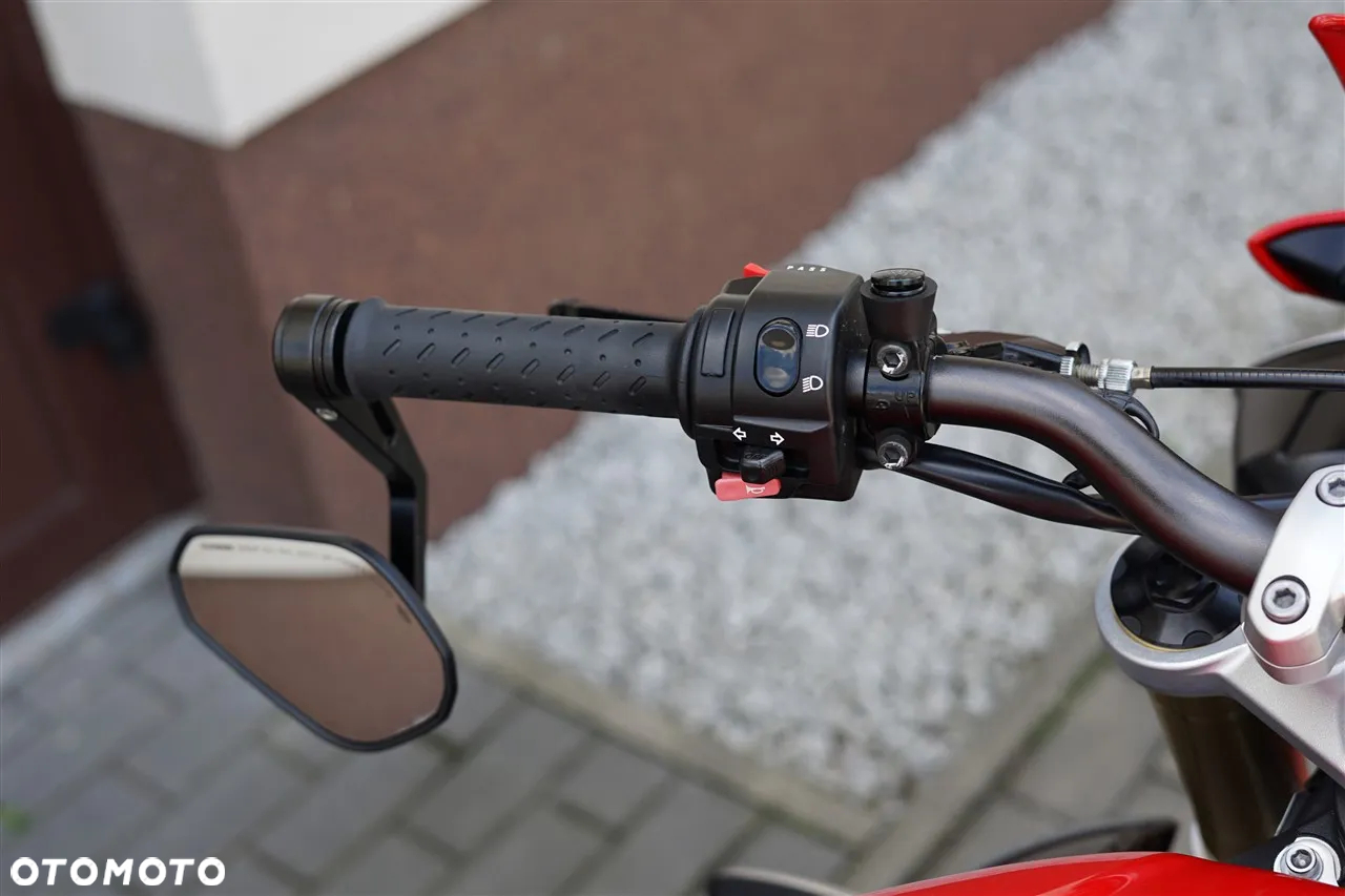 Triumph Street Triple - 17