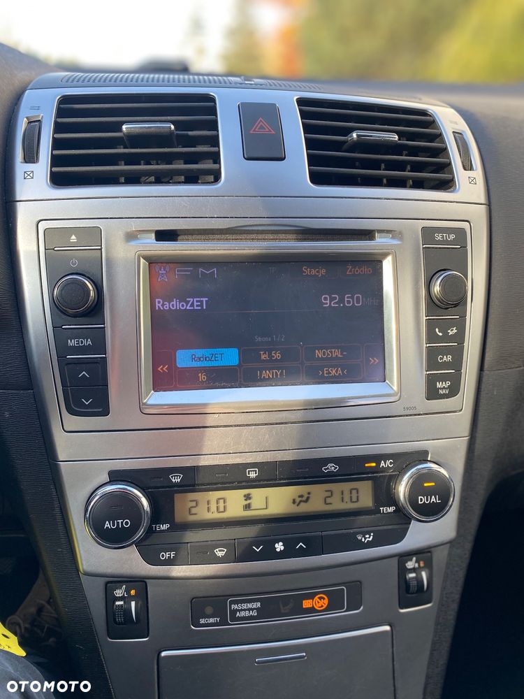 Toyota Avensis 1.8 Sol plus NAVI - 26