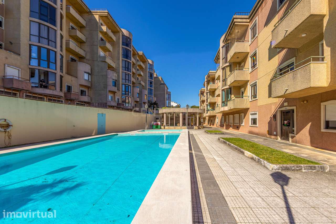 Apartamento T4  em condomínio fechado - Mina de Água - Grande imagem: 2/36