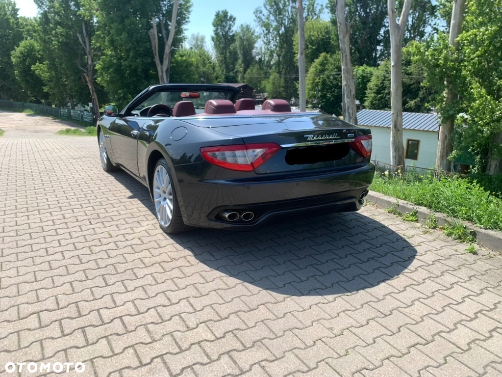 Maserati GranCabrio - 21