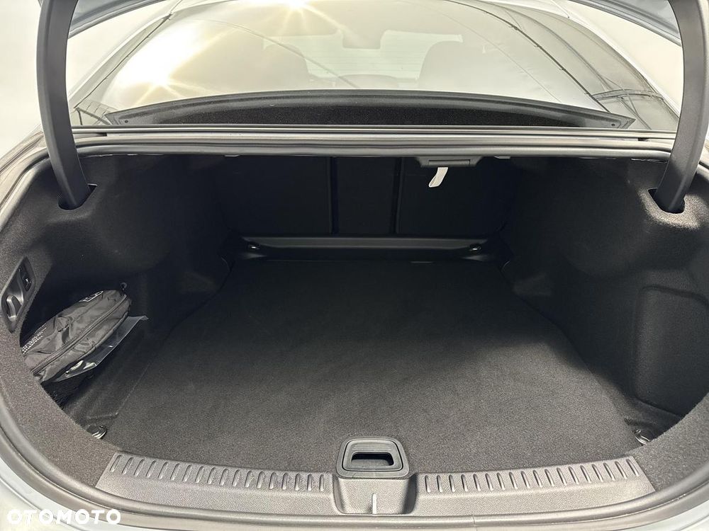 Mercedes-Benz Klasa E 200 9G-TRONIC Edition AMG Line - 23