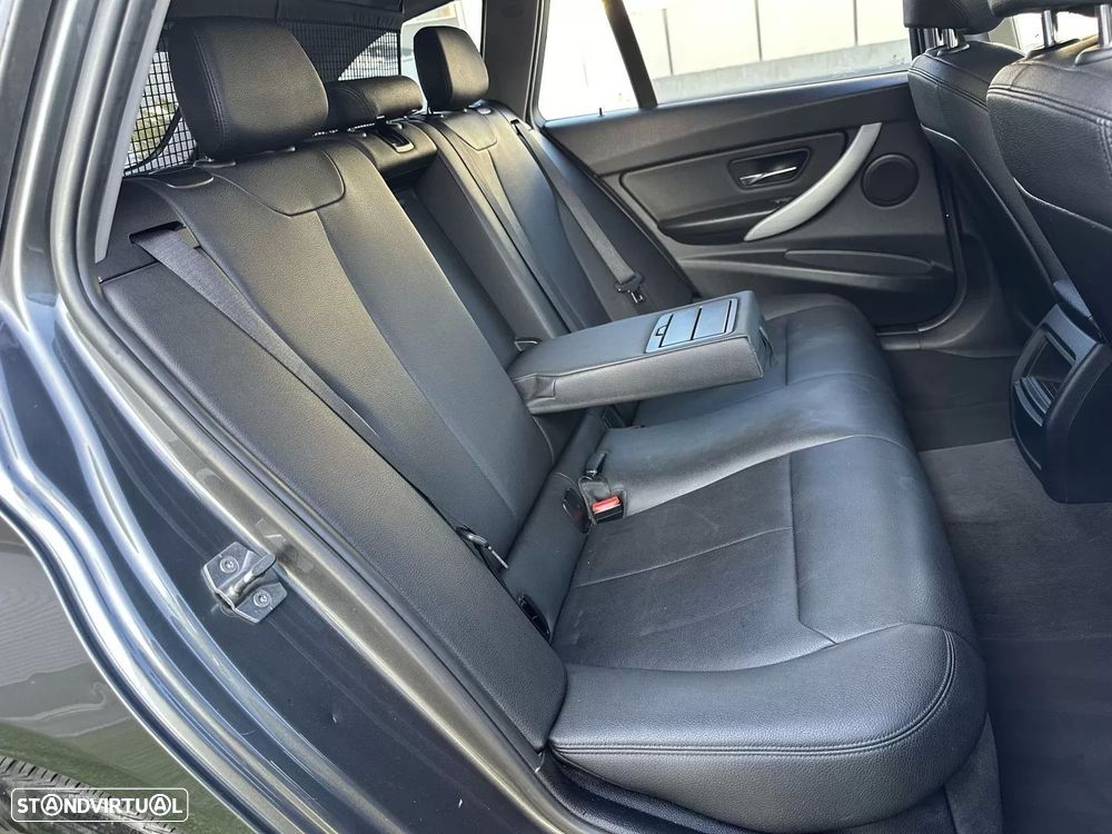BMW 318 d Sport Line - 57