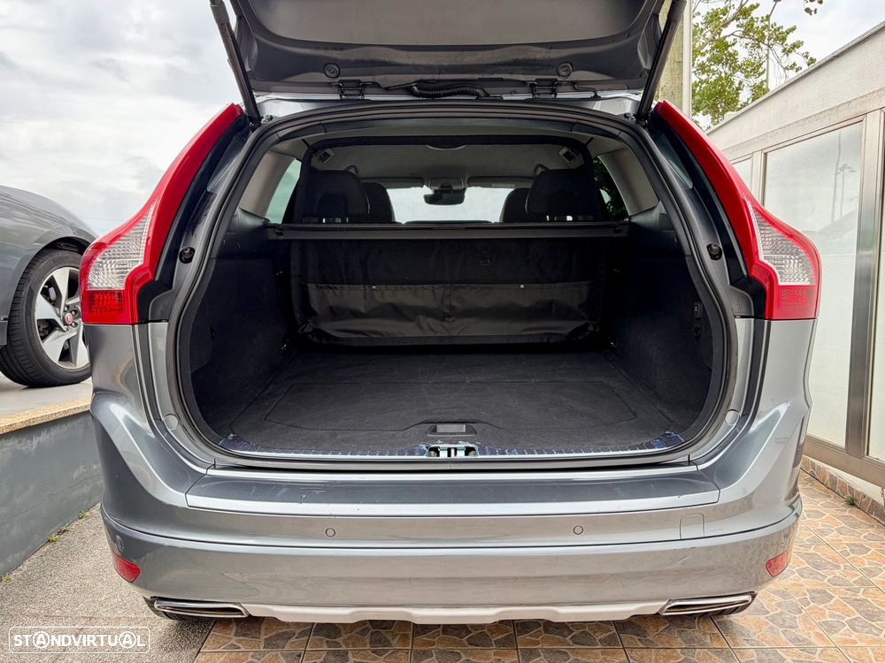 Volvo XC 60 2.0 D4 Dynamic Edition Geartronic - 4